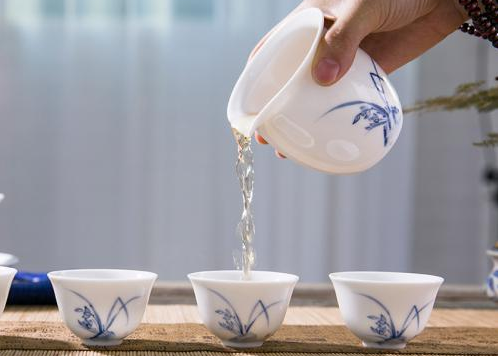 中国饮茶历史最早（中国饮茶历史最早可追溯到）